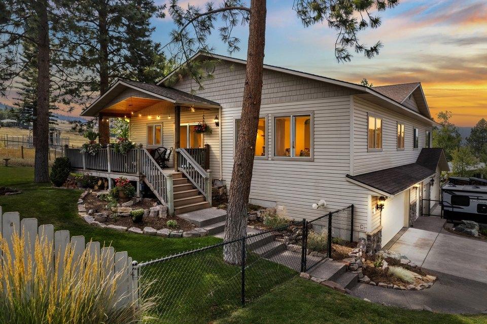 Montana Home Away cover image