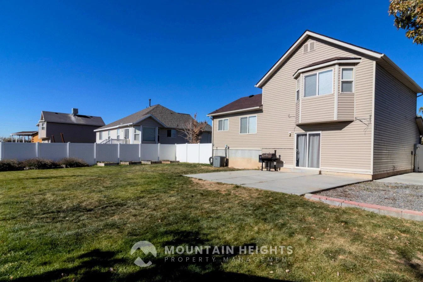 Burton Realty Group, LLC cover image