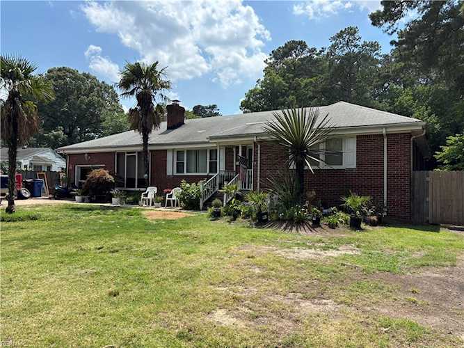 First Landing Realty LLC cover image